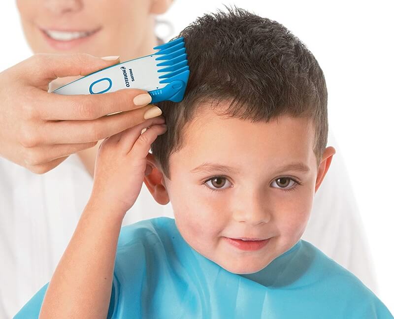Hãy xem những đồ cắt tóc cho bé đáng yêu và ngộ nghĩnh trong bức ảnh này. Những đồ chơi nhỏ gọn này sẽ giúp bé hứng thú và thoải mái hơn trong quá trình cắt tóc.